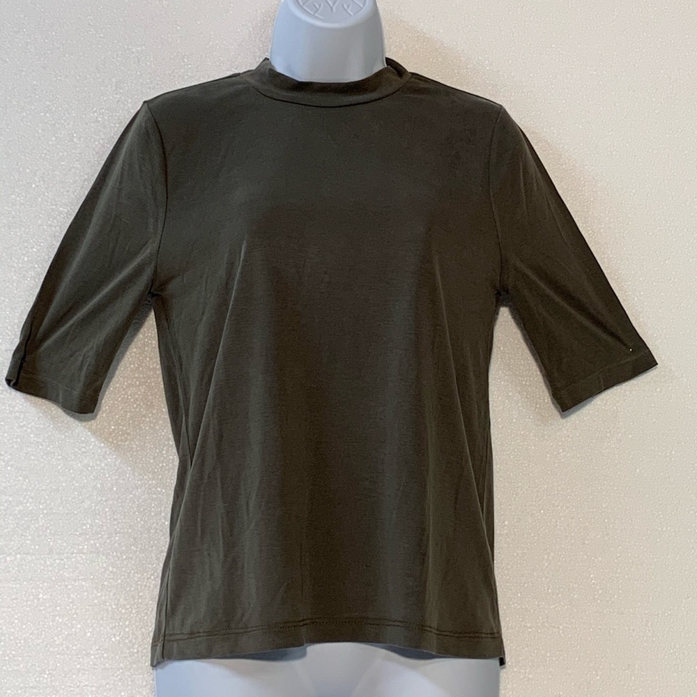 ❌SOLD❌Apt 9 olive  butter soft t- shirt XS